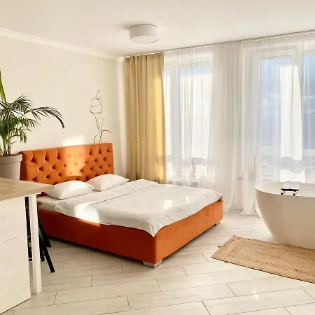 з неймовірною ванною Apartment Kiew