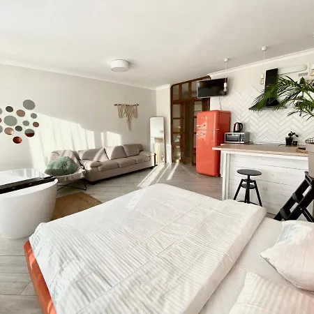 з неймовірною ванною Apartment