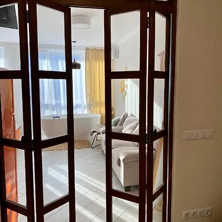 з неймовірною ванною Apartment